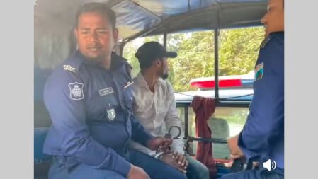 নওগাঁয় ছাত্রলীগের নেতা গ্রেফতার