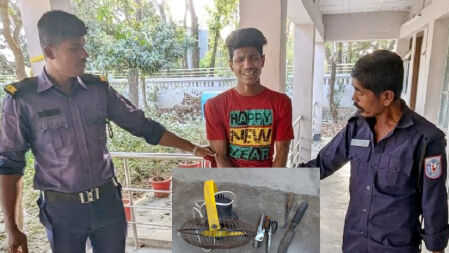 খুলনা বিশ্ববিদ্যালয় ল্যাবে চুরি করে পালানোর সময় যুবক আটক