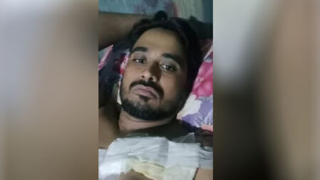 ‘দুনিয়ায় এমন কেউ কি নাই, যে আমার বুকের গুলিটা বাইর কইরা নিবো?