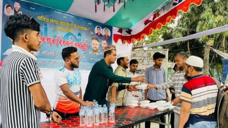 লালবাগে ছাত্রদলের উদ্যোগে মাসব্যাপী ইফতার বিতরণ কার্যক্রম