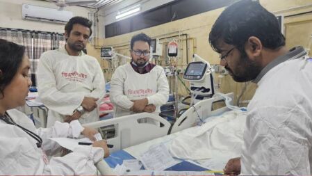 মাগুরার ভুক্তভোগী সেই শিশুর পাশে চিকিৎসক ঐক্য পরিষদ