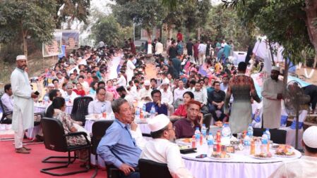 সম্মিলিত ইফতার মাহফিলে রাবিপ্রবি, জুলাই গণঅভ্যুত্থানের শহীদের জন্য দোয়া করলেন উপাচার্য
