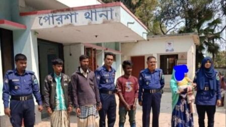 অনৈতিক কাজের সময় সেনা সদস্যসহ ৩ যুবক আটক