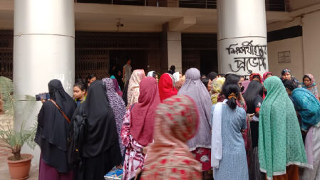 ৬০০ ছাত্রীকে ইফতার করালো জবি ছাত্রশিবির