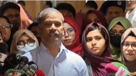 কোনো নাগরিককে মোরাল পুলিশিংয়ের দায়িত্ব দেয়নি সরকার: আসিফ নজরুল