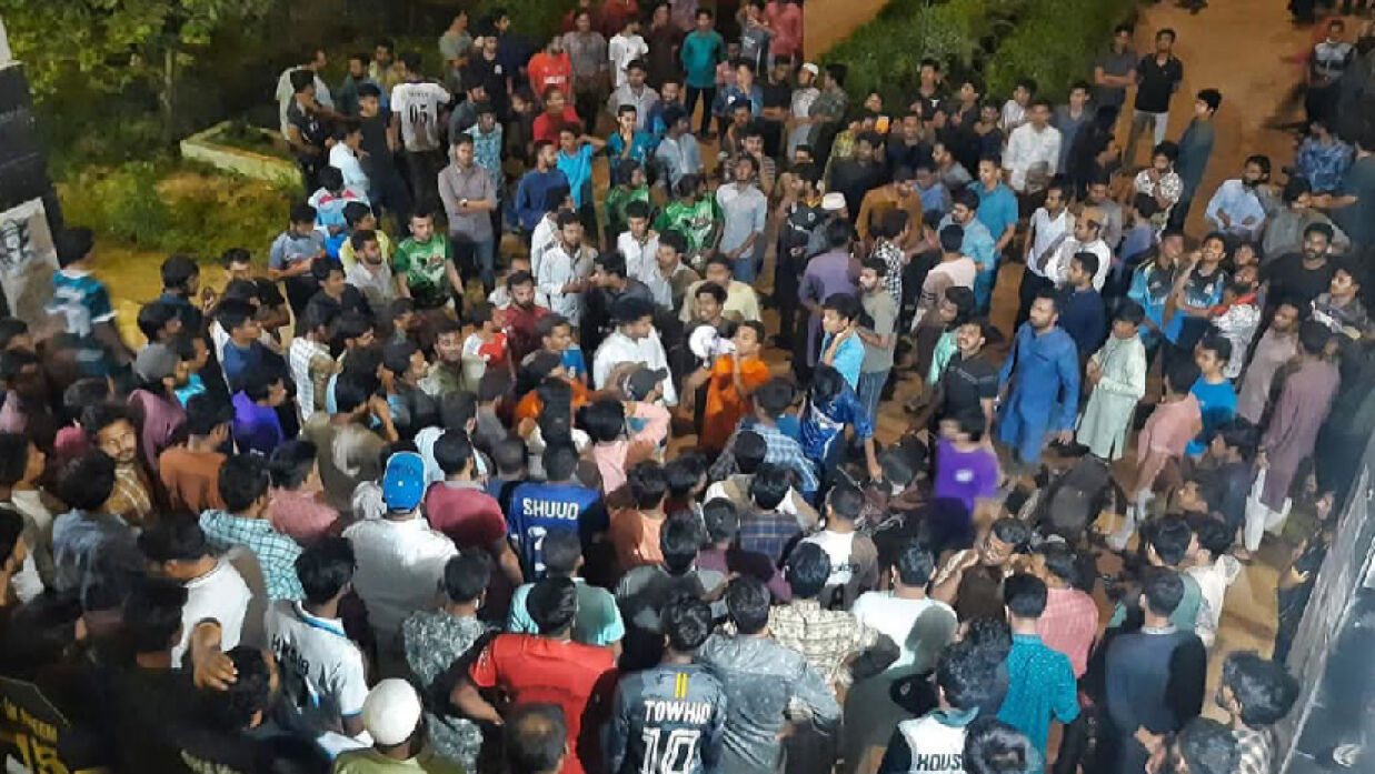 প্রভোস্টের পদত্যাগসহ ৪ দফা দাবিতে উত্তাল নজরুল বিশ্ববিদ্যালয়
