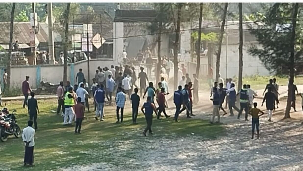 বাজার ইজারা নিয়ে বিএনপির দুই পক্ষের সংঘর্ষ, আহত ১২