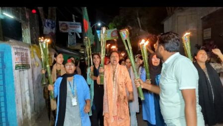ধর্ষণ ও নারী নিপীড়নের প্রতিবাদে বরগুনায় মশাল মিছিল