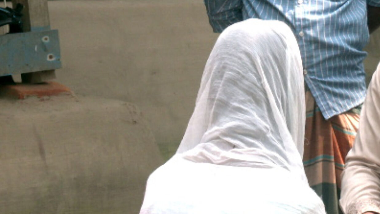‘নির্যাতনের বিচার চাইব নাকি খেয়েপরে বেঁচে থাকব?’