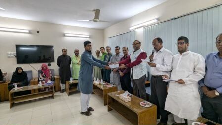 জুলাই গণঅভ্যুত্থানে আহত ঢাবি শিক্ষার্থীদের পাশে সাদা দল