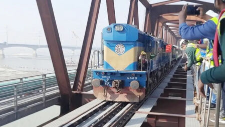 যমুনা রেল সেতু দিয়ে ট্রেন চলাচল শুরু আজ