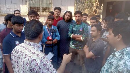 হামলাকারীর তালিকায় নেই সামনের সারির একাধিক ছাত্রলীগ নেতার নাম, শিক্ষার্থীদের বিক্ষোভ