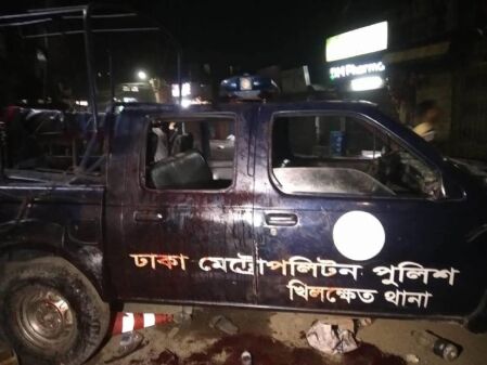 রাজধানীতে ধর্ষণে অভিযুক্ত যুবককে পিটিয়ে হত্যা করল বিক্ষুব্ধরা, পুলিশের গাড়ি ভাঙচুর