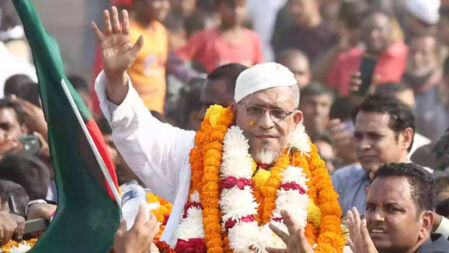 অস্ত্র মামলায় ১৭ বছরের দণ্ড থেকে খালাস পেলেন বাবর