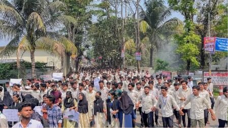 সারাদেশে ক্লাস-পরীক্ষা বর্জন পলিটেকনিক শিক্ষার্থীদের