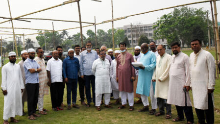 খুলনা বিশ্ববিদ্যালয়ের কেন্দ্রীয় মাঠে ঈদ জামাত আয়োজনে ব্যাপক প্রস্তুতি