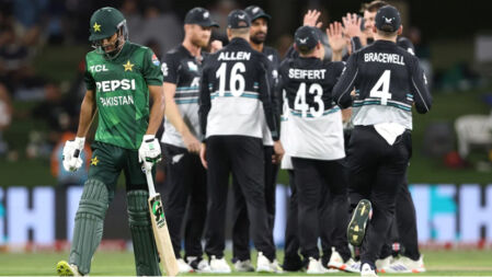 পাকিস্তানকে রেকর্ড ব্যবধানে হারিয়ে সিরিজ জিতলো নিউজিল্যান্ড