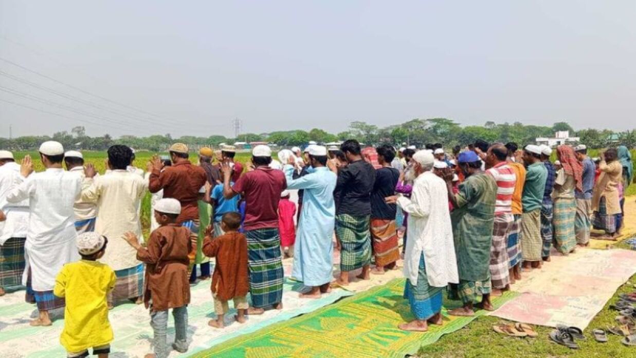 কিশোরগঞ্জে বৃষ্টির জন্য ইসতিসকার নামাজ আদায় 