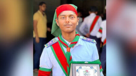 ঈদের কেনাকাটায় বেরিয়ে প্রাণ গেল স্কুল ছাত্রের