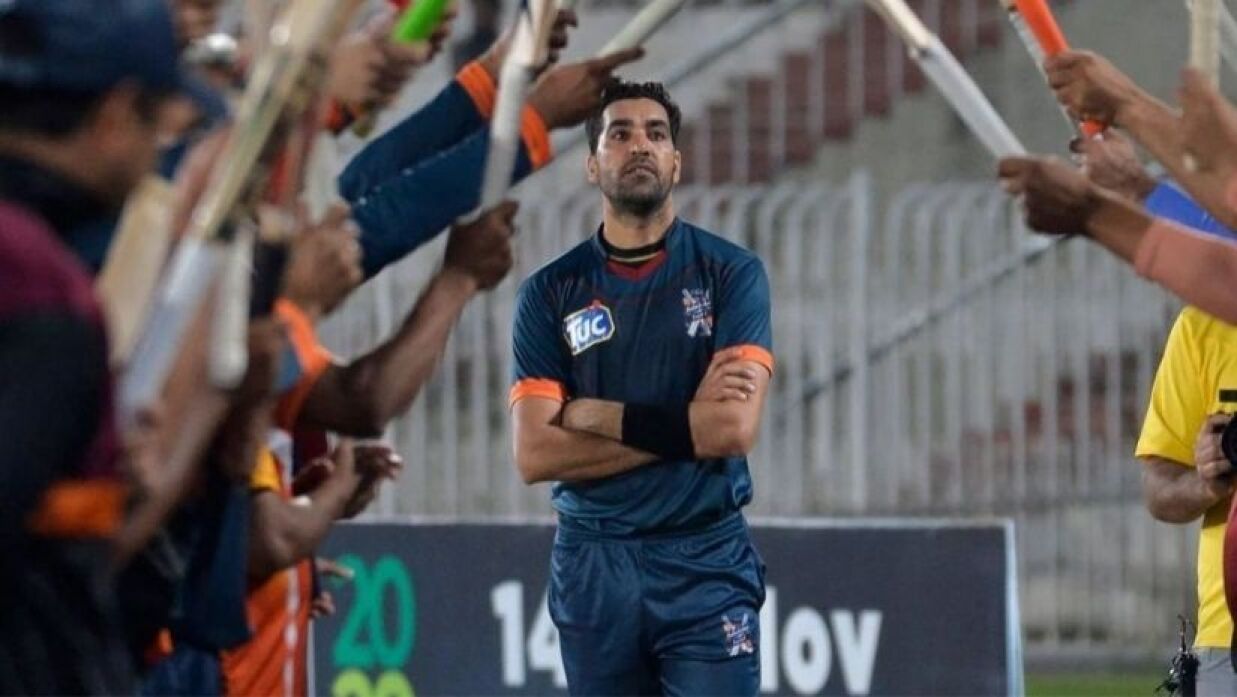 পাকিস্তানের উমর গুলকে কোচ করতে চায় বিসিবি