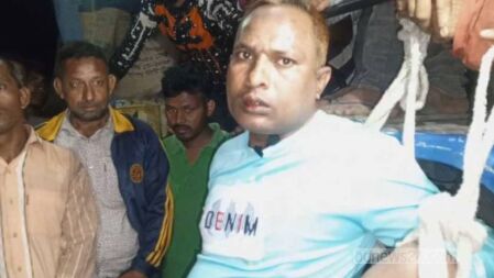 সরকারি চাল চুরির অভিযোগে স্বেচ্ছাসেবক দল নেতা আটক