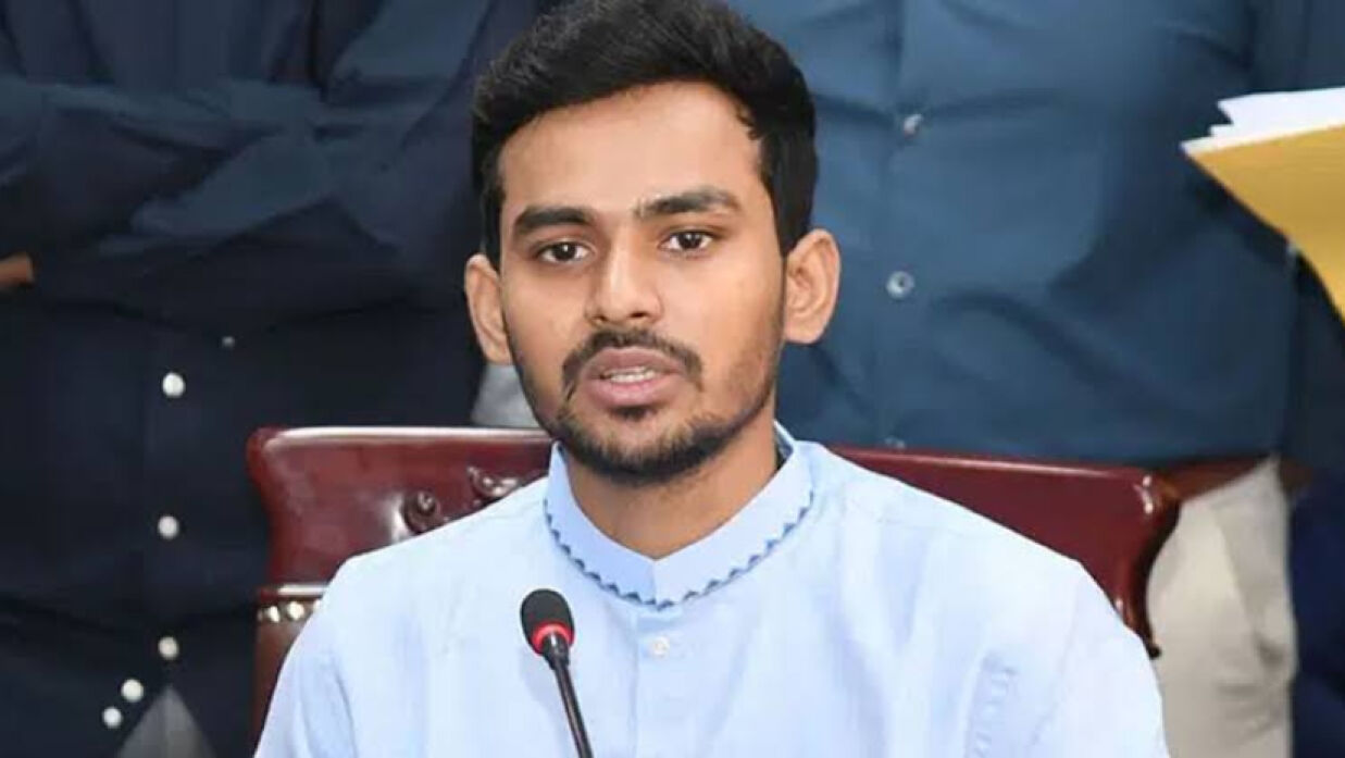 অতিরিক্ত ভাড়া নিলে জানাতে বললেন উপদেষ্টা আসিফ