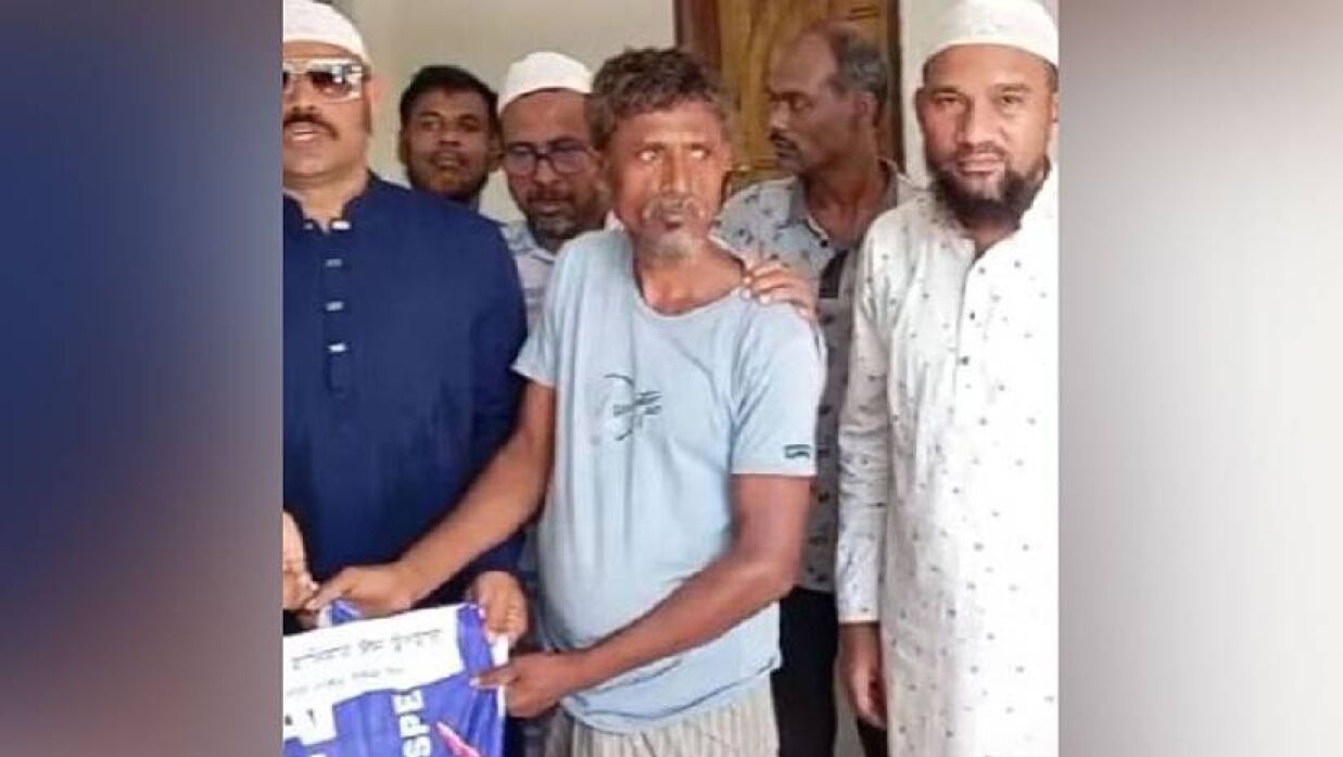 শেখ হাসিনার পক্ষ থেকে ঈদ উপহার বিতরণ, গ্রেপ্তার ৪