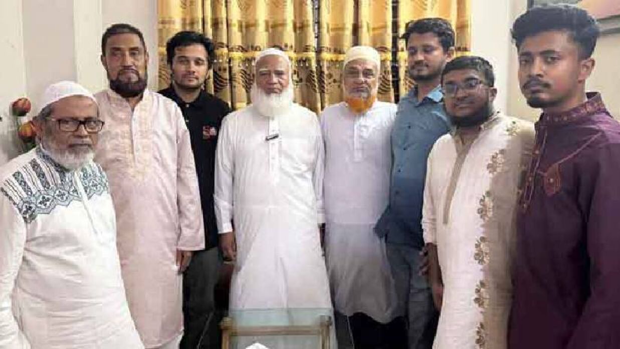 ইতিকাফ শেষে শহীদ মীর মুগ্ধের বাসায় জামায়াত আমির