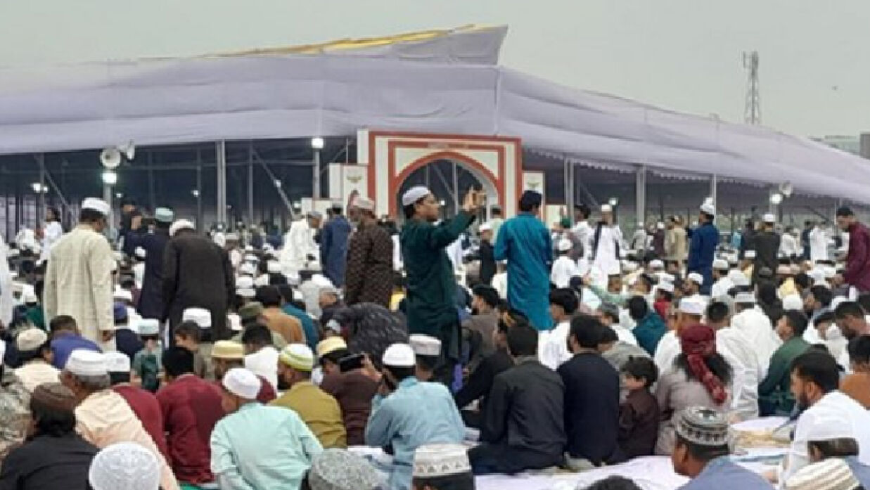 ঈদের জামাতে দ্রুত নির্বাচন চেয়ে দোয়া প্রার্থনা