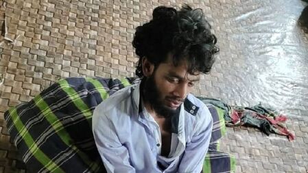 ঈদের নামাজে ইমামকে হত্যাচেষ্টা, চাপাতিসহ যুবক আটক