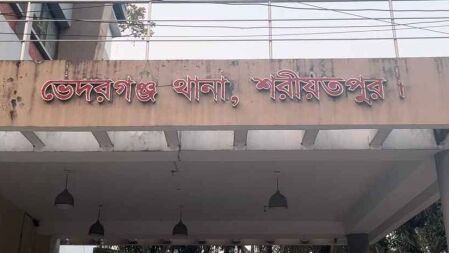প্রকাশ্যে সিগারেট খেতে বাধা দেওয়ায় হত্যার অভিযোগ