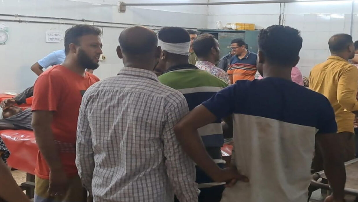 গোপালগঞ্জে জমি নিয়ে দু’পক্ষের সংঘর্ষ, আহত ২৫