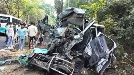 চট্টগ্রামে বাস-মাইক্রোবাসের সংঘর্ষে নিহত বেড়ে ১০