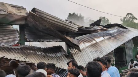 কুড়িগ্রামে আগুনে পুড়ে ছাই ১১ দোকান
