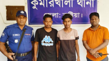প্রবাসীর স্ত্রীর গোপন ভিডিও ধারণ করে চাঁদা দাবি