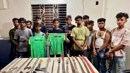 ধলেশ্বরী নদীতে সেনা অভিযান, ডেঞ্জার গ্যাংয়ের ১৬ জন আটক