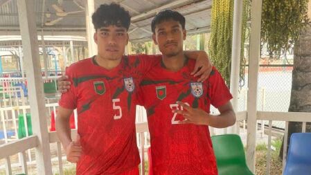 বাফুফের ট্রায়ালে দুই প্রবাসী ফুটবলার, খেলতে চান বাংলাদেশ দলে