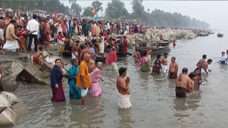 কুড়িগ্রামে অষ্টমির স্নান সম্পন্ন, লাখো মানুষের সমাগম 