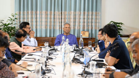 মার্কিন শুল্ক ইস্যুতে প্রধান উপদেষ্টার জরুরি বৈঠকে যেসব সিদ্ধান্ত হলো
