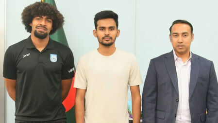 জাতীয় স্টেডিয়ামে হামজার ‘অভিষেকে’ বাধা দেখছেন না ক্রীড়া উপদেষ্টা