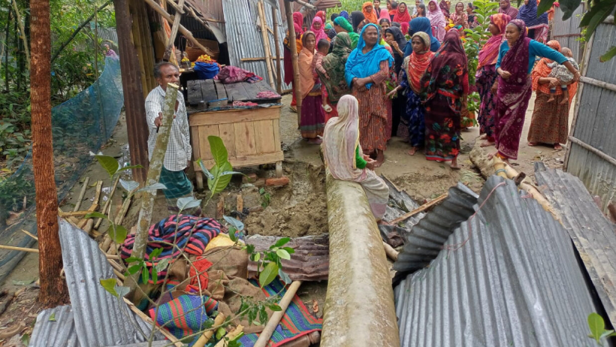 কুড়িগ্রামে কালবৈশাখীতে গাছ পড়ে নারীর মৃত্যু