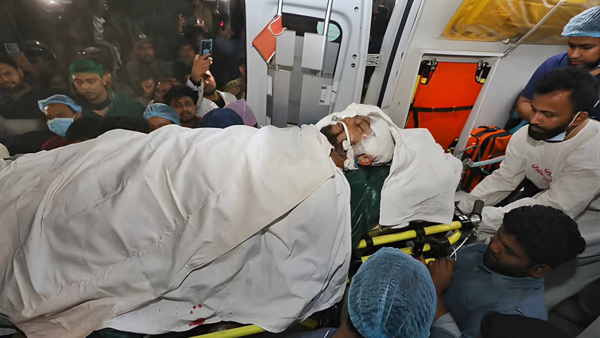 Osman Hadi being transferred to Evercare Hospital