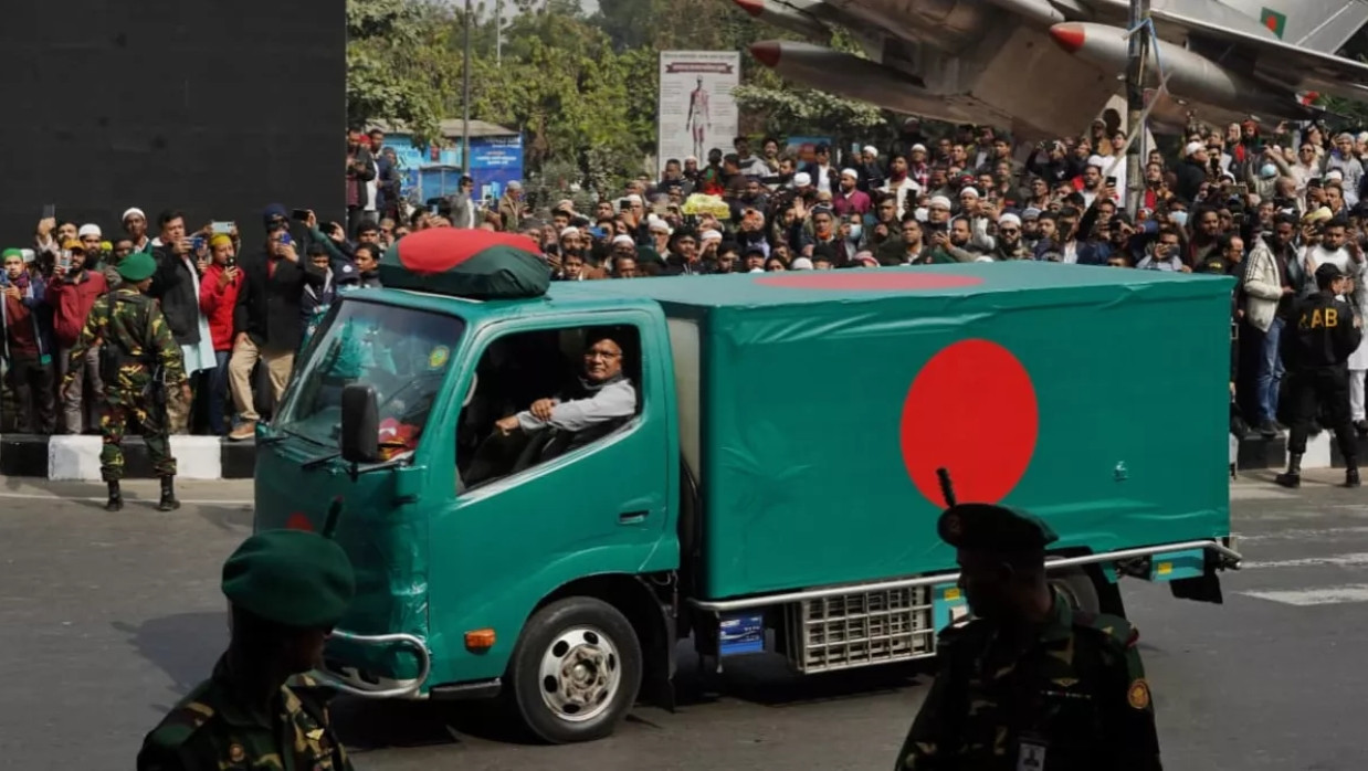 Vehicle carrying the body of Bangladesh's Khaleda Zia