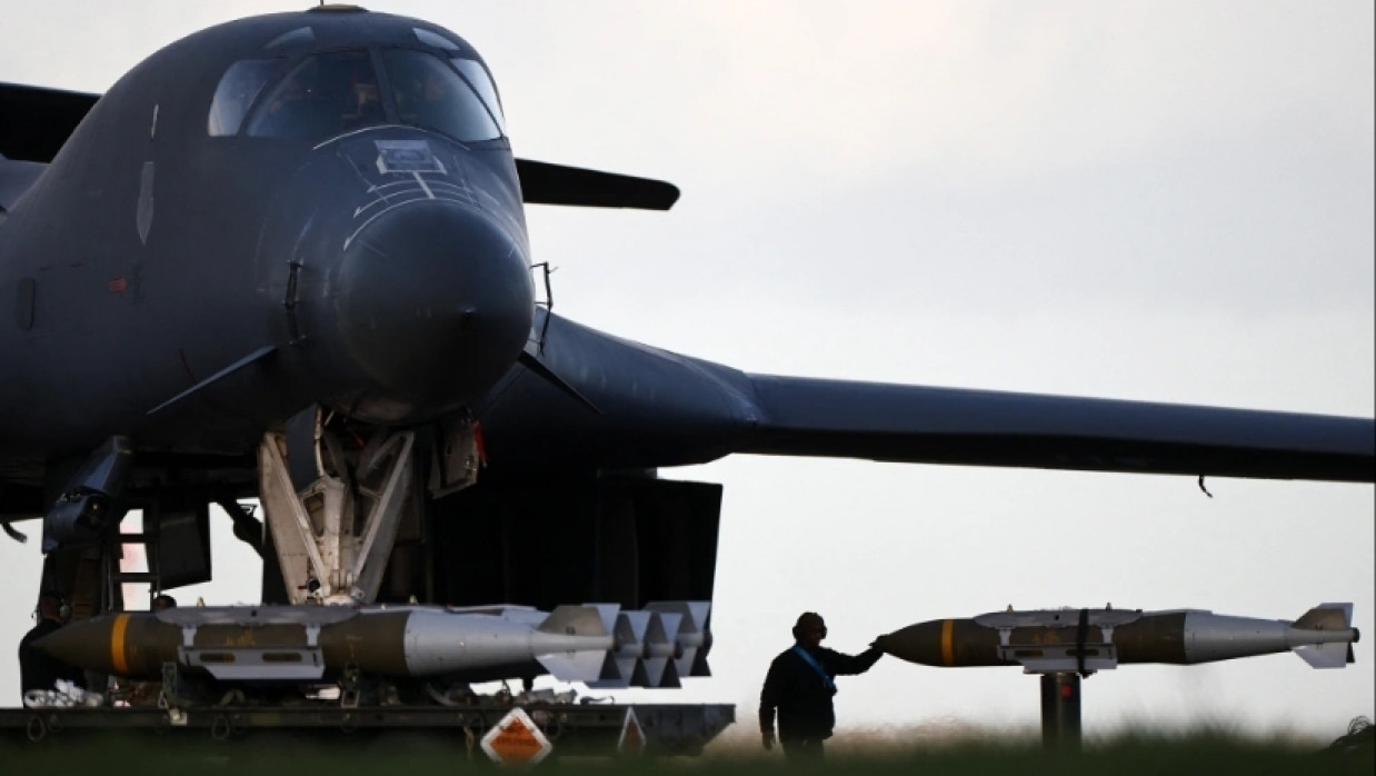 A U.S. Air Force B-1 Lancer bomber on the tarmac at RAF Fairford in southwest England on Wednesday