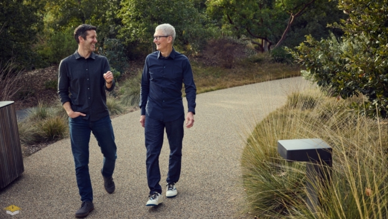 Tim Cook, John Ternus