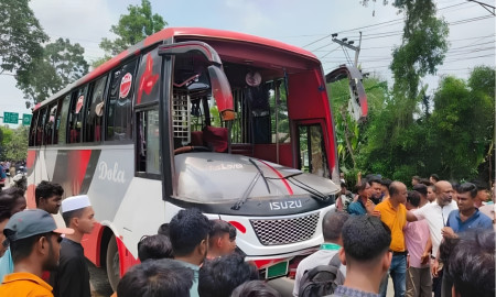 Bus-motorbike collision leaves 5 dead in Gopalganj