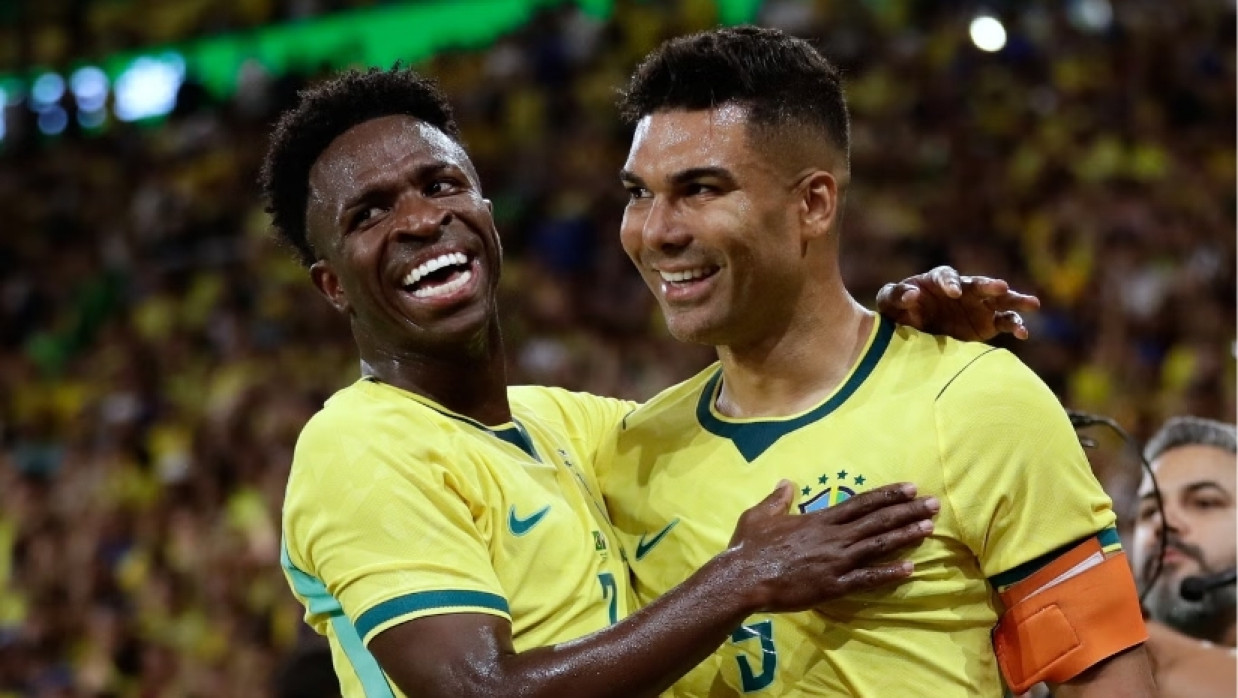Vinicius Jr with Casemiro