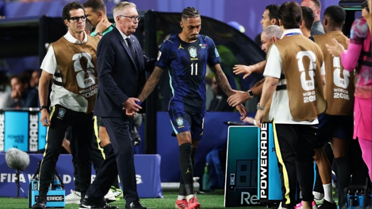 Raphinha Subbed Off