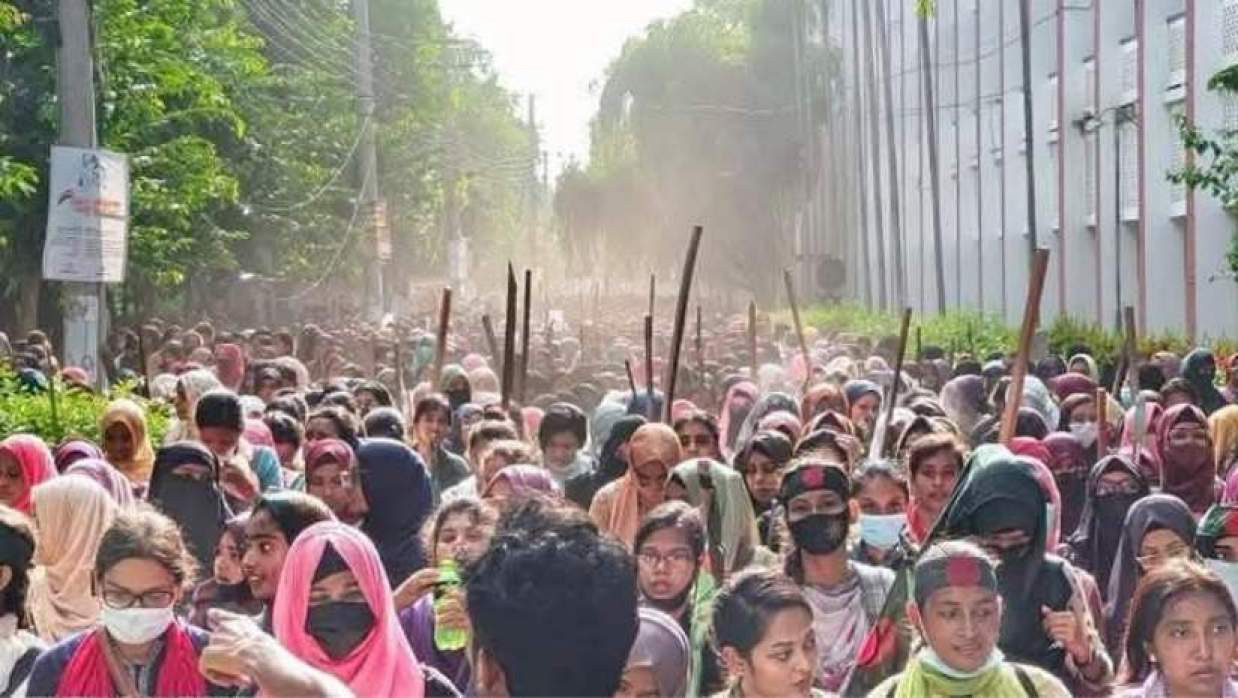 RU Female Students Protesting