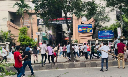 Clash Breaks Out Between JCD and Shibir in Front of National Medical College